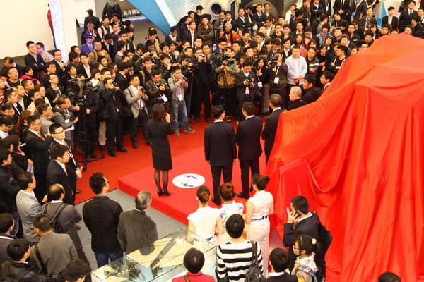 格力闪耀制冷展 中央空调走进直流变频时代