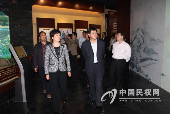 睢县党政考察团一行莅民参观考察