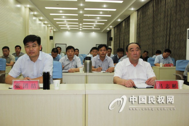 我县收听收看全省深化农村信用社体制改革工作电视电话会议