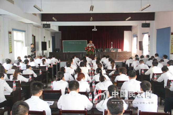 民权县国土局举行道德模范专题讲座活动