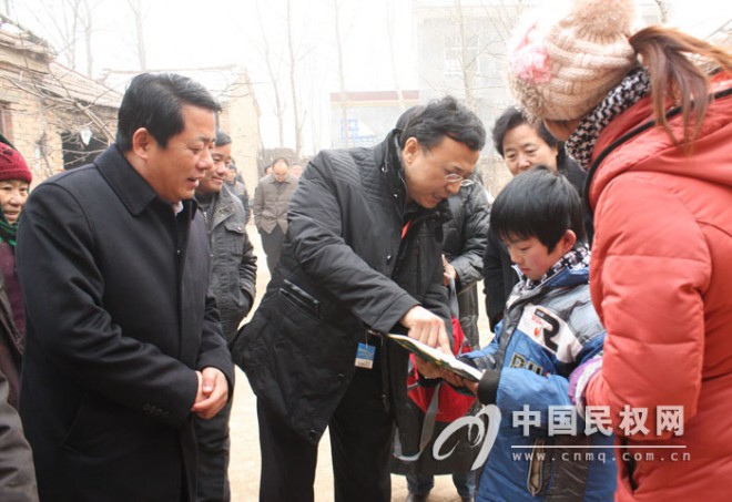中国红十字会副会长、中国红十字基金会理事长郭长江莅民看望慰问白血病患儿