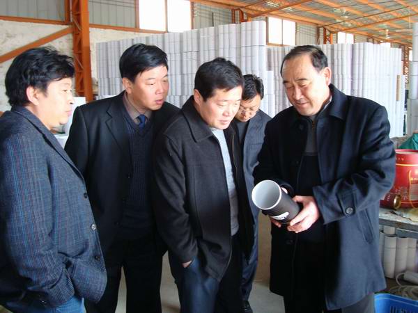 正县长级干部吕志彬到南华工业园区检查项目建设进展情况