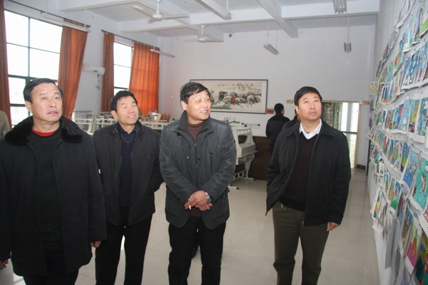 市全民科学素质工作考核组到我县检查工作