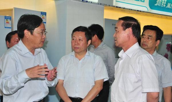 省政协副主席李英杰一行莅民视察高新技术开发区建设及新型城镇化建设
