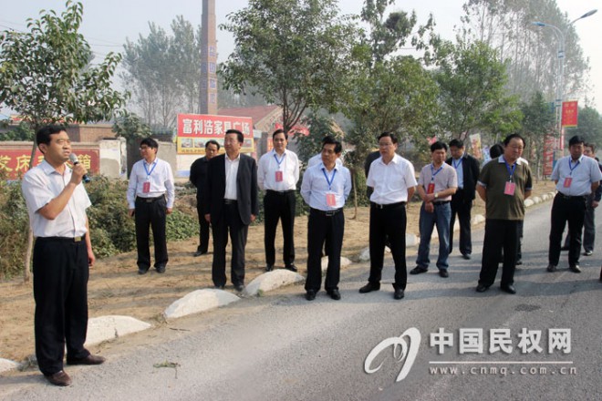 市政协委员到我县视察农村公路建设发展情况