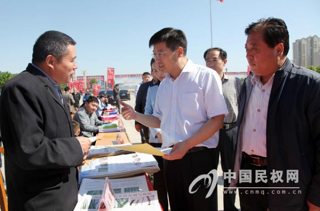 我县开展“5.12”国家“防灾减灾日”宣传活动