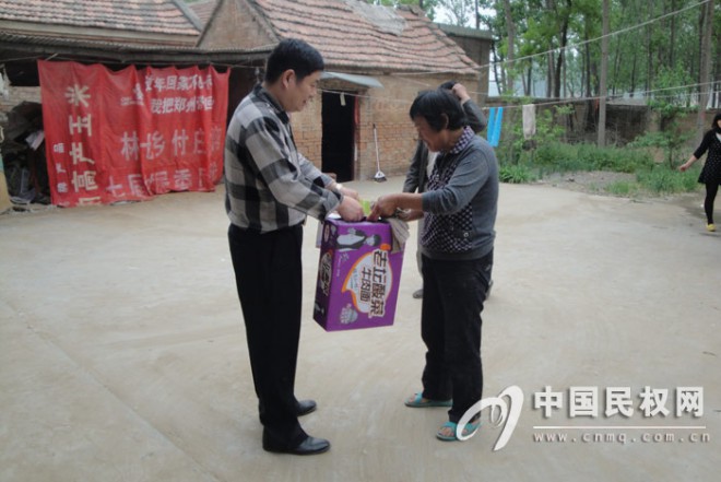再访联系户 争做贴心人