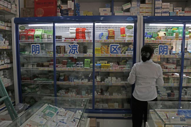 杏林医药连锁药品阴凉柜工程案例