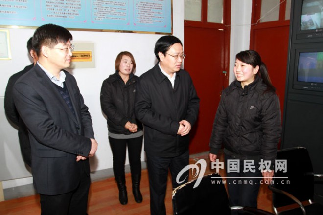 县领导看望慰问春节期间坚守岗位的工作人员