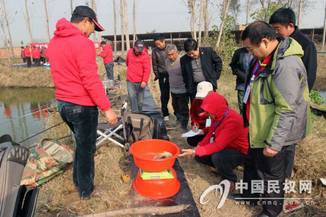 我县休闲垂钓协会举行垂钓友谊赛
