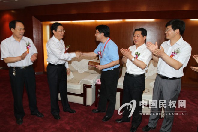 我县聘请徐嘉为民权县人民政府经济发展顾问
