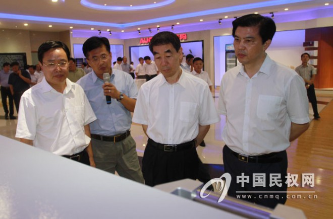 副省长王铁带领省直管县考察团莅民考察