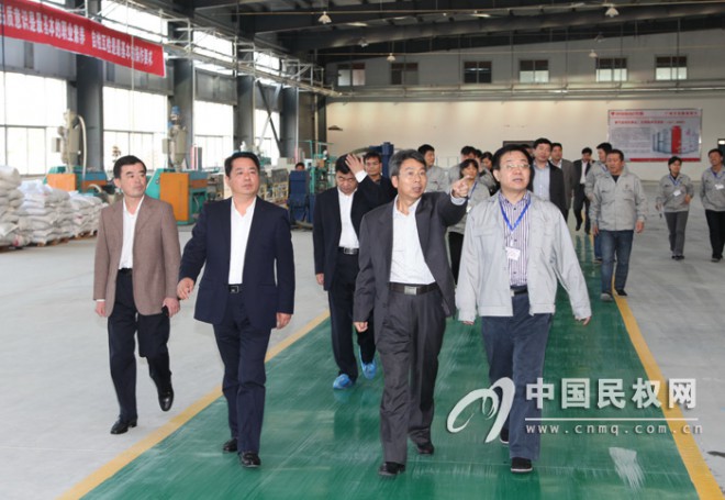 广州万宝集团有限公司董事长周千定莅民考察