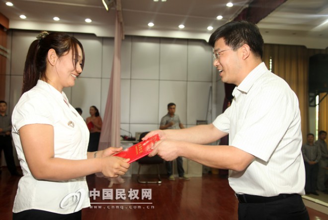 我县举办主题演讲比赛  深入开展“做人民群众贴心人”活动