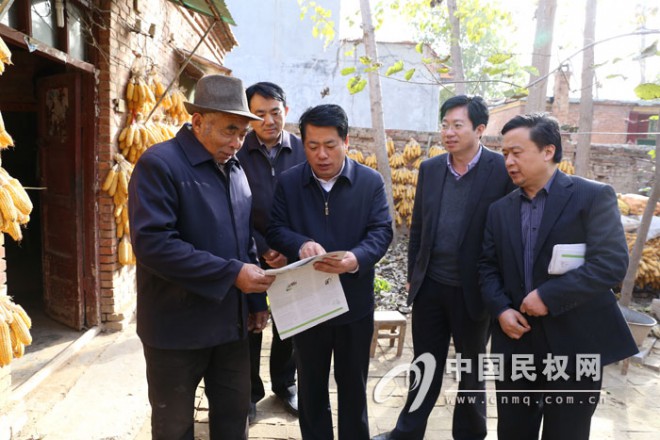 县委书记王仲田深入联系点开展走访调研活动