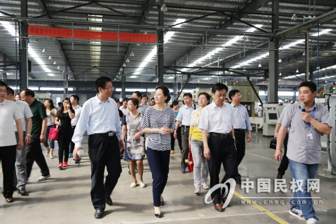 新乡市人才工作考察团到我县产业集聚区参观考察