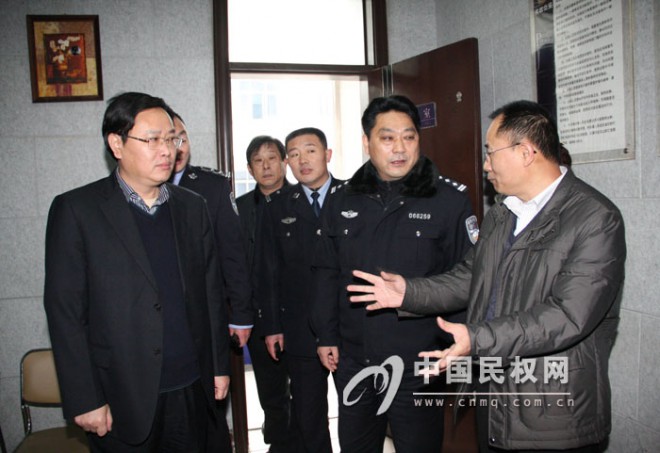 县长姬脉常看望慰问基层公安干警