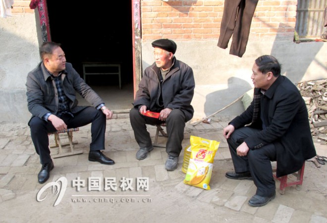 胡集回族乡:春节前走访慰问困难群众