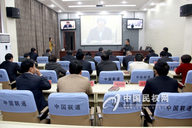 我县组织收听收看全省冬春农田水利建设暨森林防火工作电视电话会议