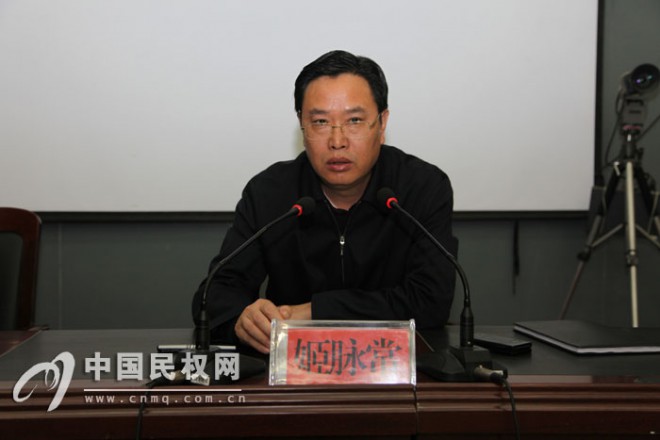 我县组织收听收看全省党员领导干部电视电话会议
