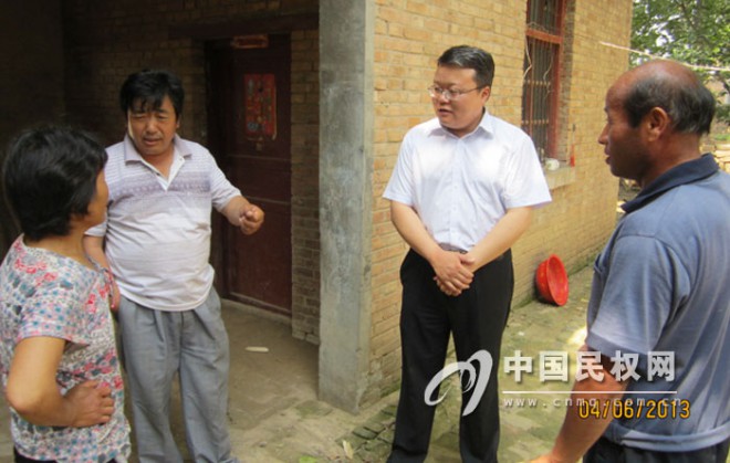 程庄镇“进村联户”助麦收