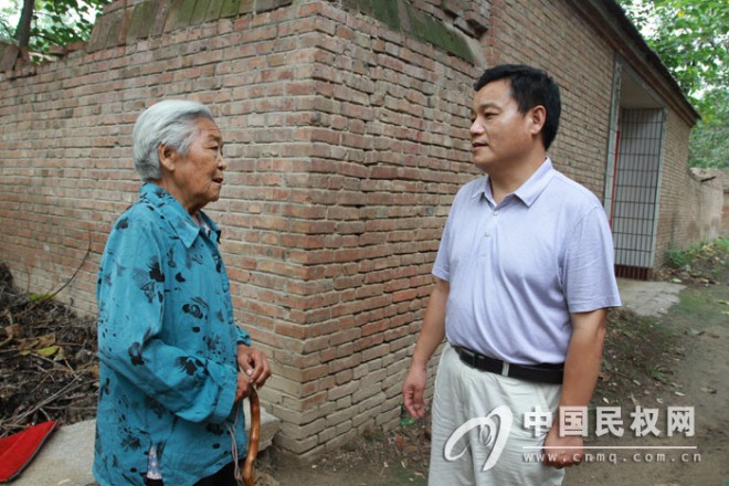县政府办走访慰问部分困难党员和留守儿童