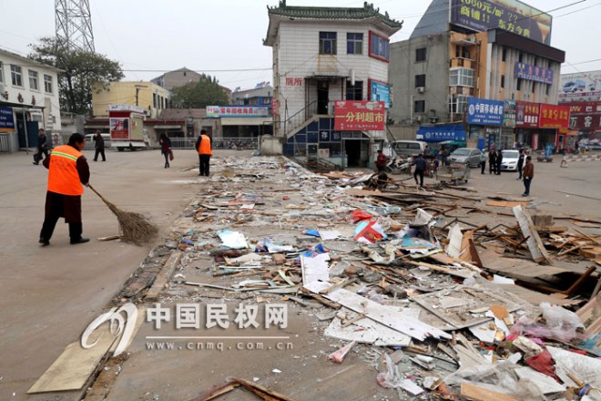 擦亮城市窗口   市民拍手称赞
