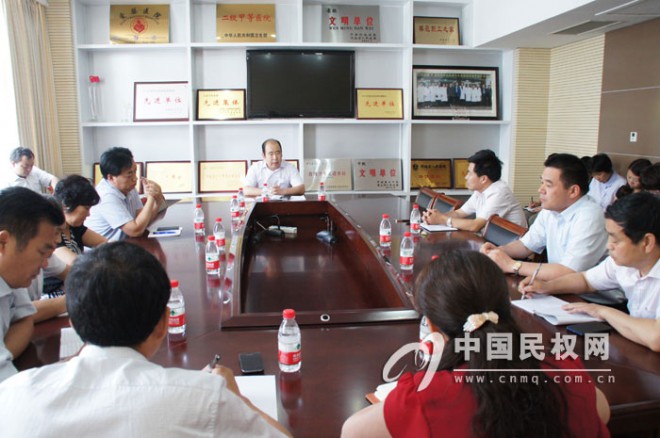 县人民医院召开外出参观学习人员座谈会