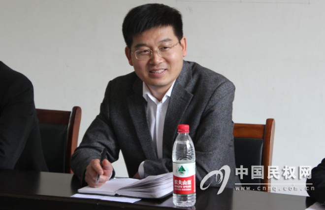 我县召开座谈会征求老干部对教育实践活动的意见和建议