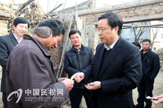 县委书记、县长姬脉常深入“千名干部进千村联万户”联系点走访看望结对帮扶户
