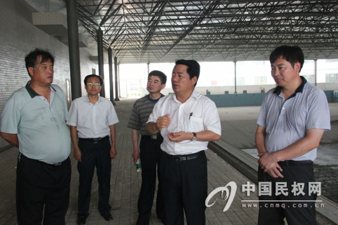 县委书记王仲田查看重点项目建设情况