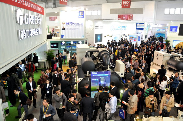 格力光伏、磁悬浮中央空调首次向公众亮相