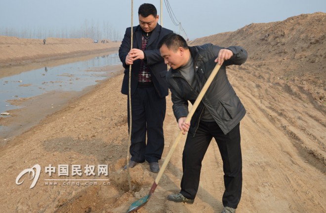 褚庙乡组织开展义务植树活动