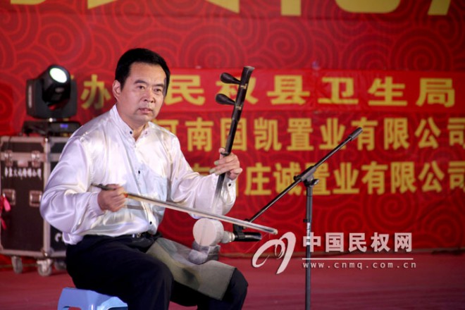 我县广场文化活动精彩纷呈