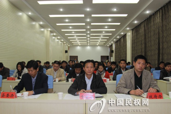 我县组织收听收看全省经济运行电视电话会议