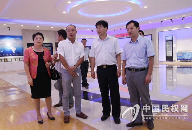好太太电器（中国）有限公司总裁老健明莅民参观考察