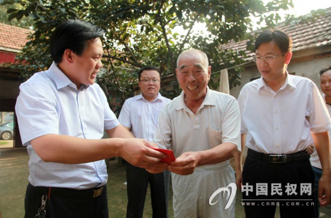 副县长孟祥亮看望慰问复员伤残军人