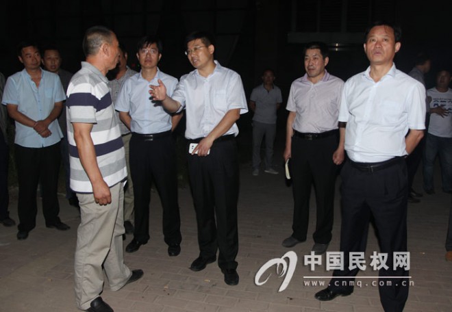 县长张团结查看梦蝶综合展示中心建设进展情况