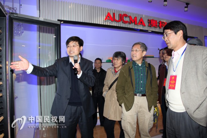 第十三届全国重大党史题材创作笔会代表到我县参观考察