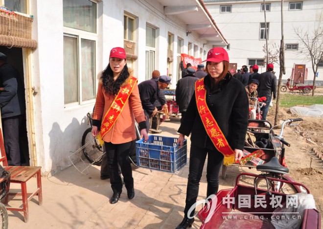 中国人民银行民权支行开展学习雷锋活动