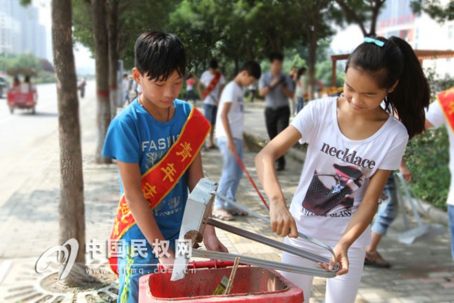 “清洁家园、喜迎中秋” 志愿者在行动