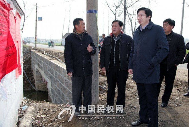 县领导到部分乡镇查看村委换届选举前期准备工作