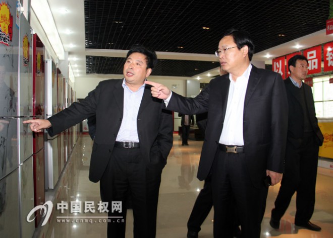 县长姬脉常视察乡镇新农社区建设和重点项目建设工作