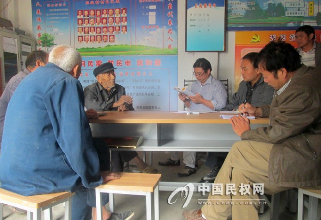 民权县委党史研究室到双塔乡秣坡村调研