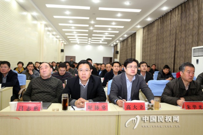 我县组织收听收看河南省人民政府第三次全体（扩大）会议电视电话会议