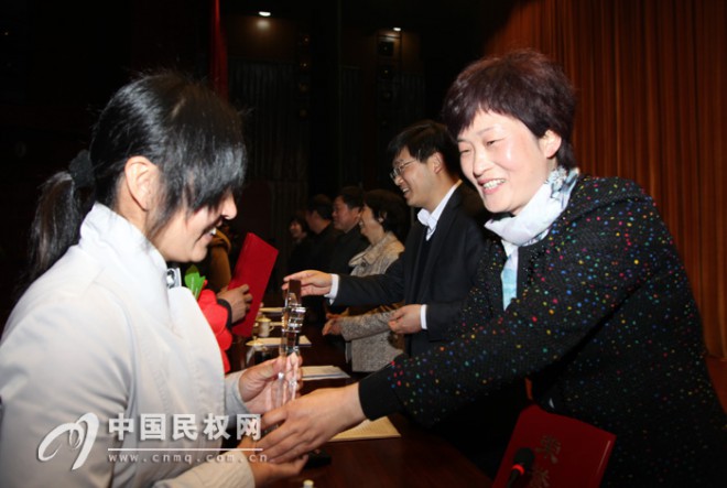 我县召开青少年工作表彰会
