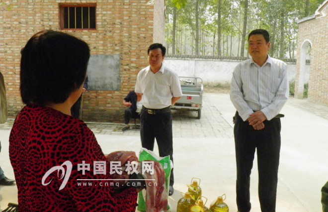 庄子镇:重阳节前走访慰问敬老院孤寡老人