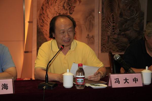 中国美协艺术家为王公庄农民画家举办辅导讲座