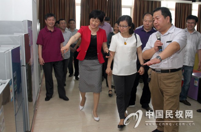 国家统计局调研组一行莅临我县调研