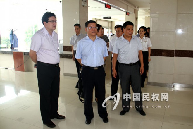 省检验检疫局副局长谢书升到我县调研
